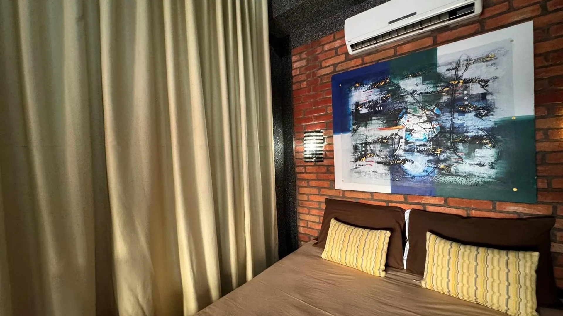 Giri Hill Homestay 누사두아 게스트하우스