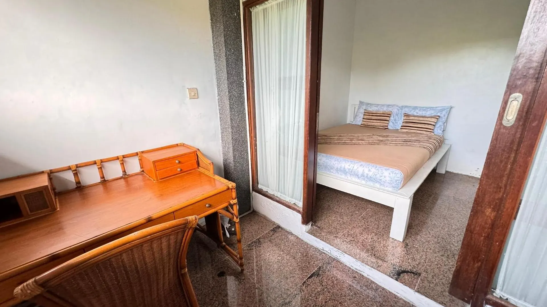 Giri Hill Homestay 누사두아 게스트하우스