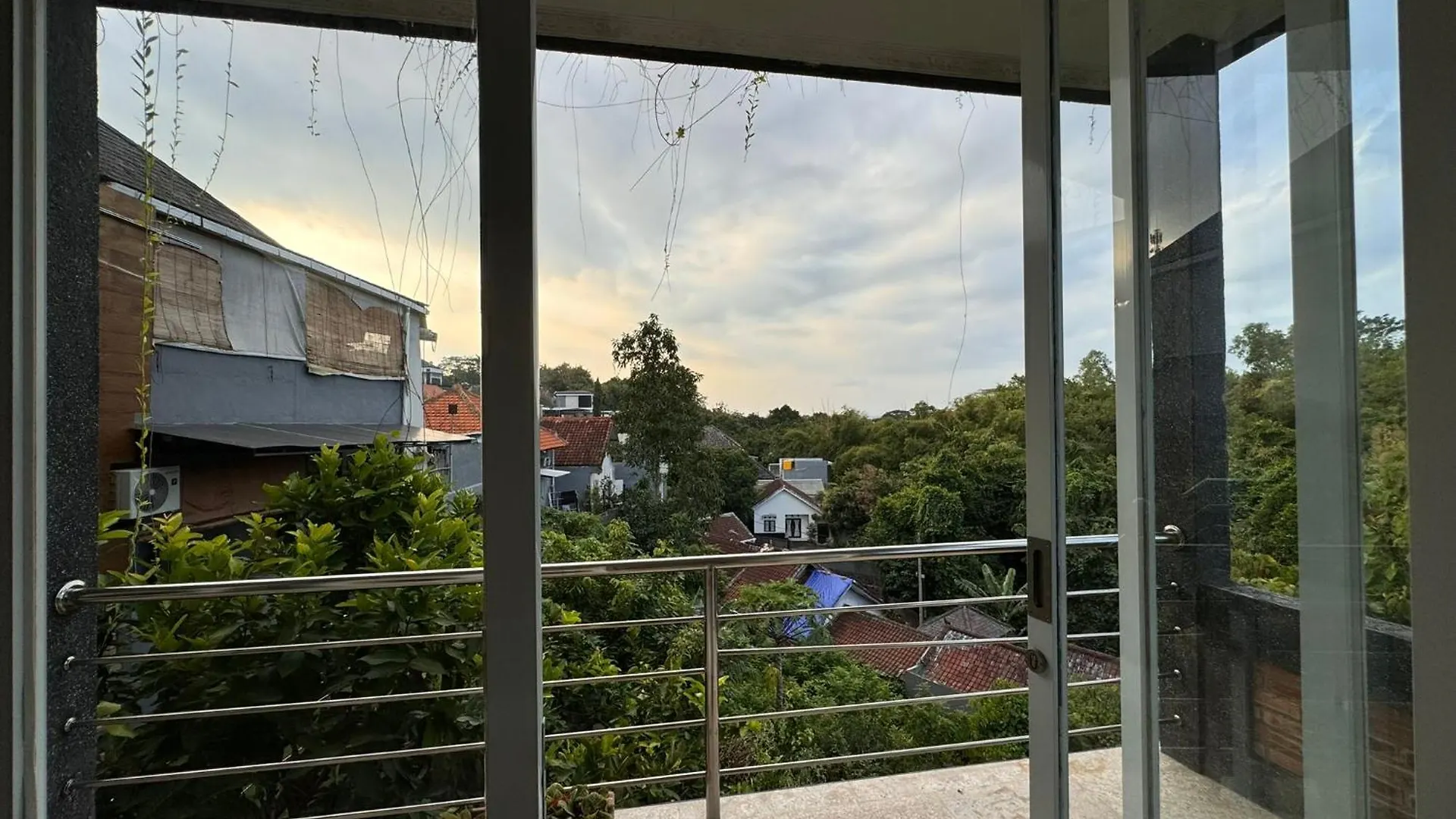 Giri Hill Homestay 누사두아 게스트하우스