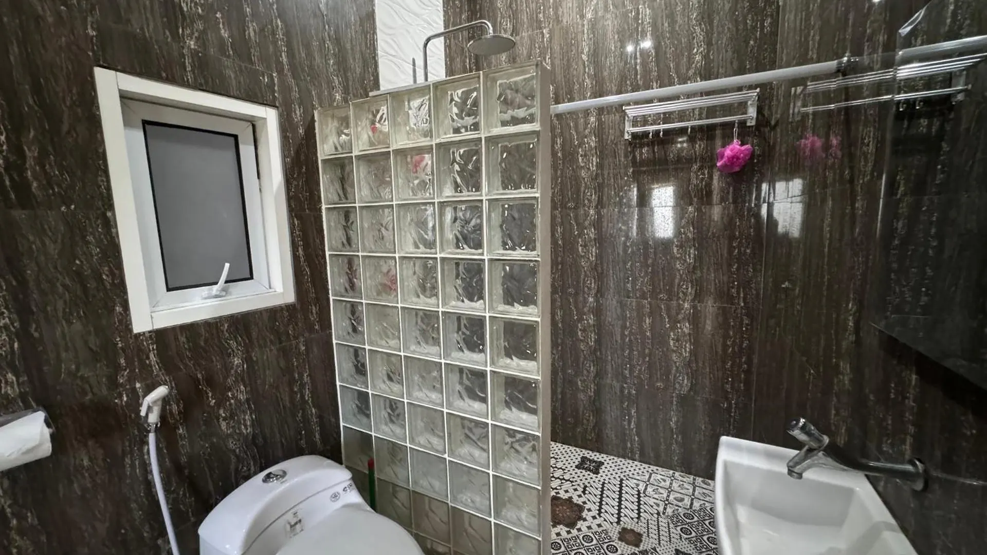 Giri Hill Homestay 누사두아 인도네시아