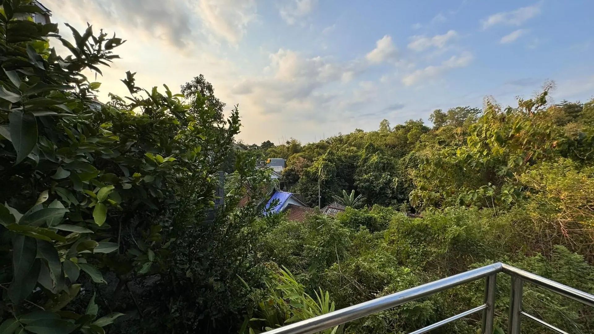 Giri Hill Homestay 누사두아 인도네시아