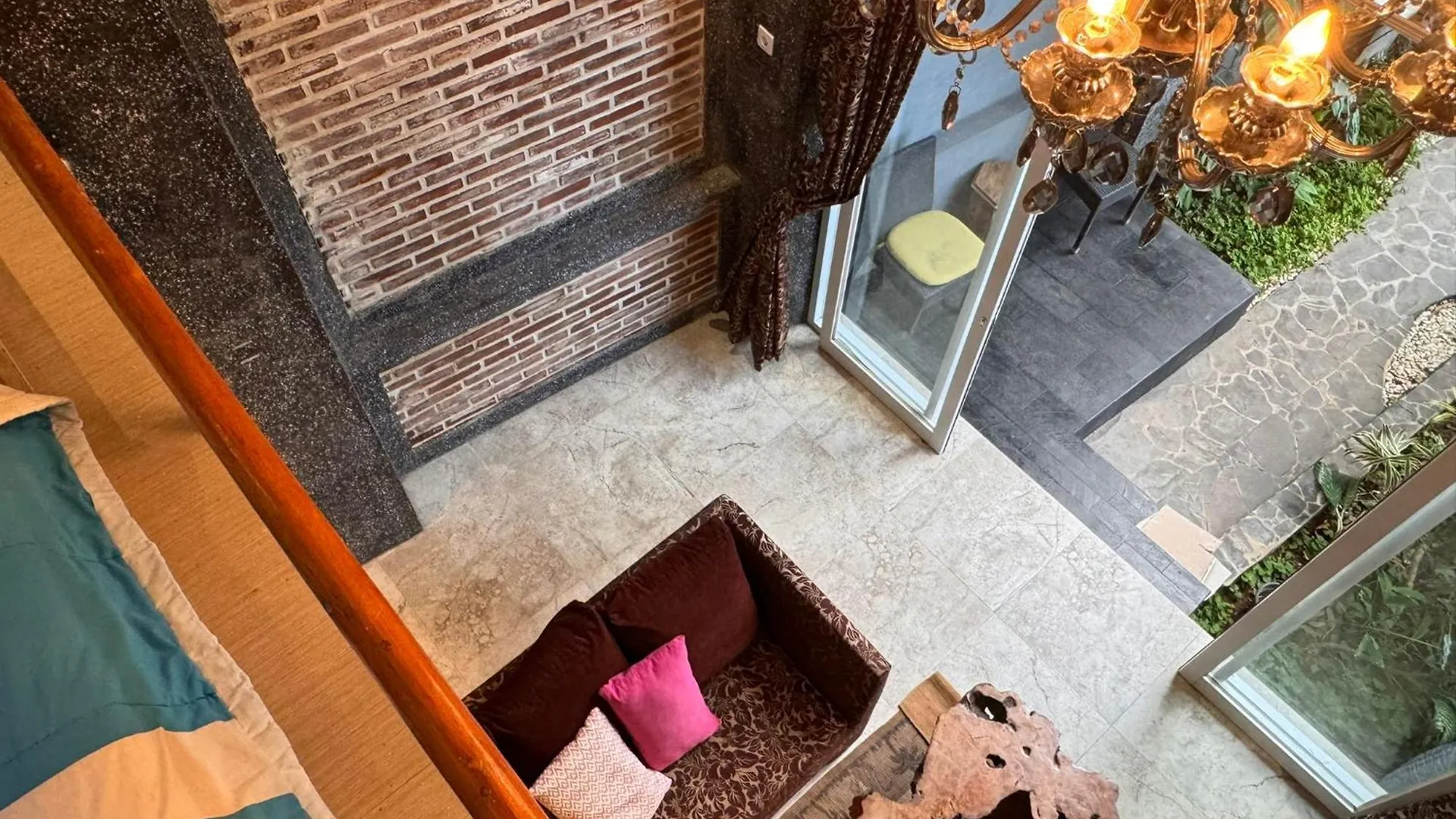Giri Hill Homestay 누사두아
