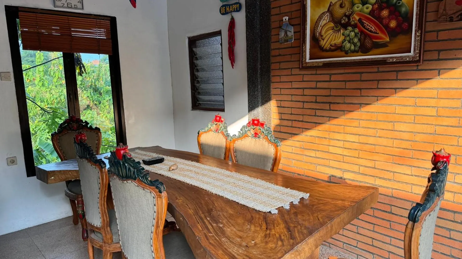 Giri Hill Homestay 누사두아